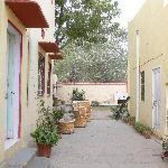 A Small Family Home, Kolkata 1